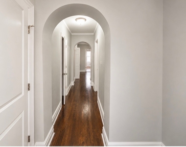 8146 S Maryland Avenue - Photo Thumbnail 3