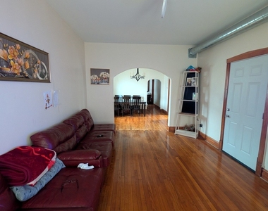 5433 S Millard Avenue - Photo Thumbnail 2