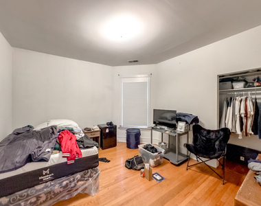 6711 N Sheridan Road - Photo Thumbnail 15