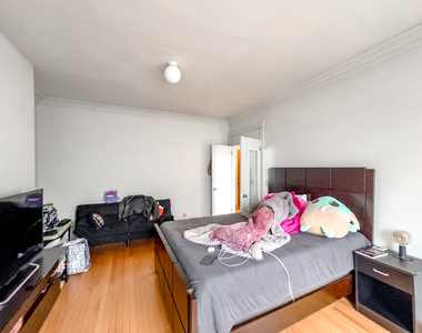 6711 N Sheridan Road - Photo Thumbnail 18