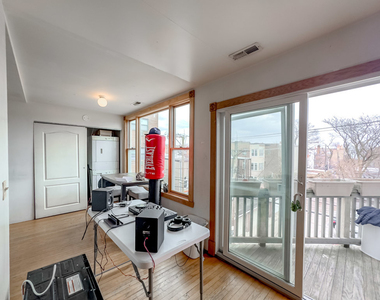 6711 N Sheridan Road - Photo Thumbnail 4