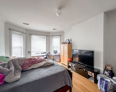 6711 N Sheridan Road - Photo Thumbnail 17