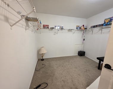 953 Brunswick Circle - Photo Thumbnail 12