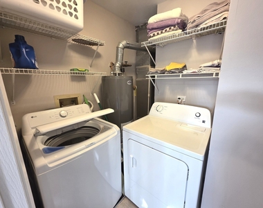 953 Brunswick Circle - Photo Thumbnail 7