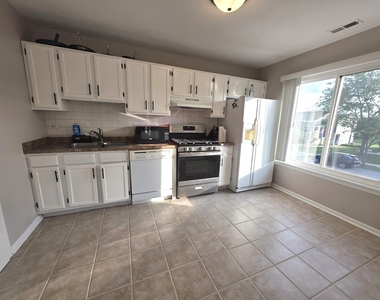 953 Brunswick Circle - Photo Thumbnail 6