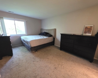 953 Brunswick Circle - Photo Thumbnail 9