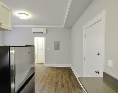 817 W Lakeside Place - Photo Thumbnail 6