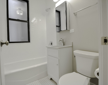 817 W Lakeside Place - Photo Thumbnail 15