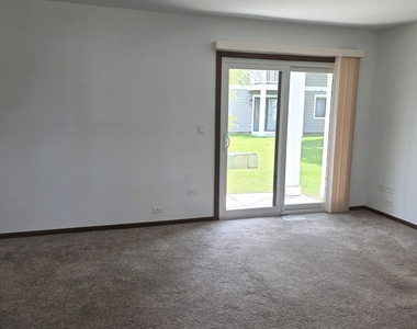 951 Glouchester Circle - Photo Thumbnail 6