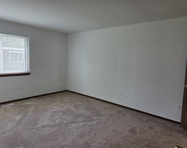 951 Glouchester Circle - Photo Thumbnail 9