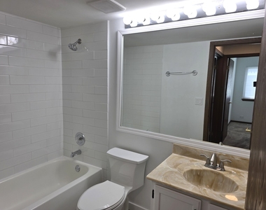 951 Glouchester Circle - Photo Thumbnail 7