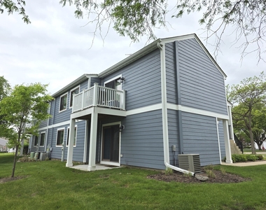 951 Glouchester Circle - Photo Thumbnail 1