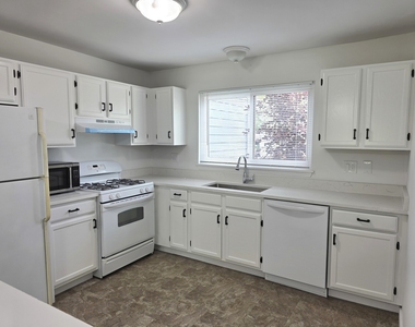 951 Glouchester Circle - Photo Thumbnail 3