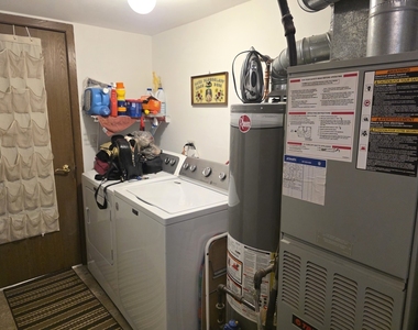 951 Glouchester Circle - Photo Thumbnail 2