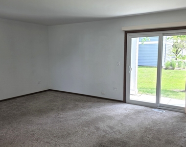 951 Glouchester Circle - Photo Thumbnail 5