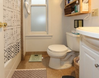1935 N Wood Street - Photo Thumbnail 15