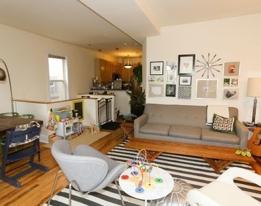 1935 N Wood Street - Photo Thumbnail 6