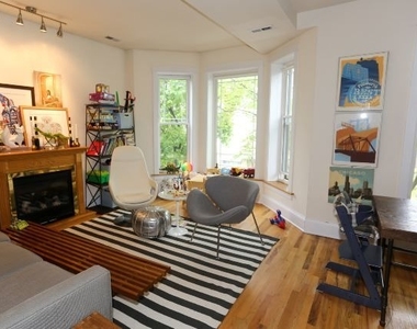 1935 N Wood Street - Photo Thumbnail 4