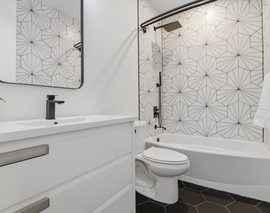 5824 N Lincoln Avenue - Photo Thumbnail 14