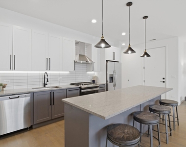 5824 N Lincoln Avenue - Photo Thumbnail 2