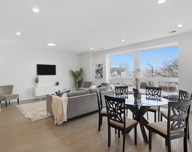 5824 N Lincoln Avenue - Photo Thumbnail 5