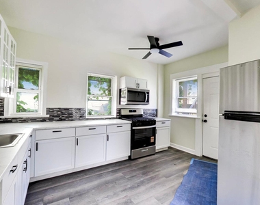 43 N Menard Avenue - Photo Thumbnail 6