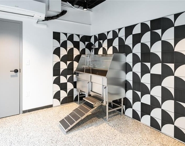 200 Nerem Street Nw - Photo Thumbnail 41