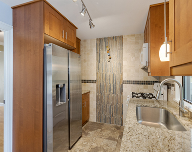 740 Lakeview Point - Photo Thumbnail 12