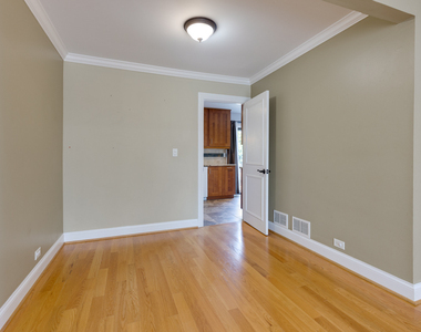 740 Lakeview Point - Photo Thumbnail 8