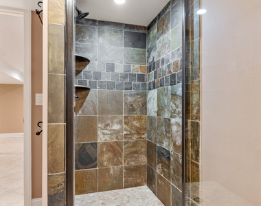 740 Lakeview Point - Photo Thumbnail 21