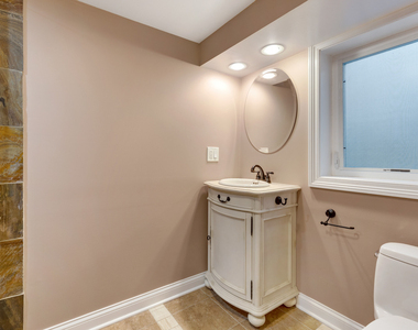 740 Lakeview Point - Photo Thumbnail 20