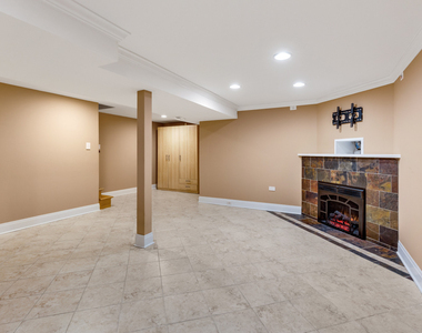 740 Lakeview Point - Photo Thumbnail 19
