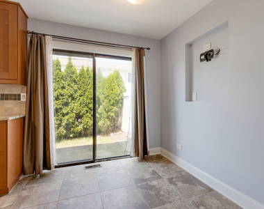 740 Lakeview Point - Photo Thumbnail 9