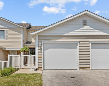 740 Lakeview Point - Photo Thumbnail 2