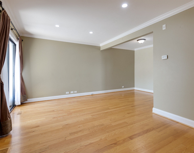 740 Lakeview Point - Photo Thumbnail 7