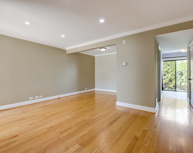 740 Lakeview Point - Photo Thumbnail 5