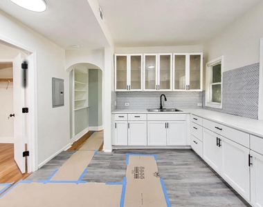 43 N Menard Avenue - Photo Thumbnail 5