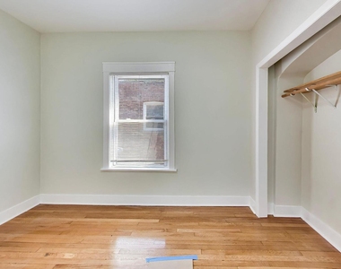 43 N Menard Avenue - Photo Thumbnail 11