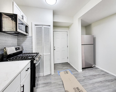 43 N Menard Avenue - Photo Thumbnail 6
