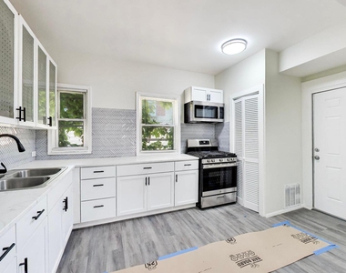 43 N Menard Avenue - Photo Thumbnail 7