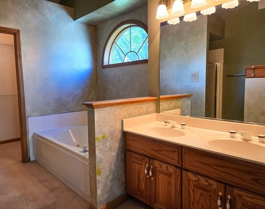 2286 Brookside Lane - Photo Thumbnail 19