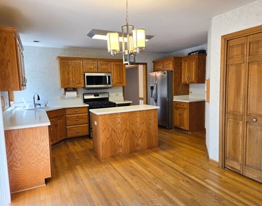 2286 Brookside Lane - Photo Thumbnail 8