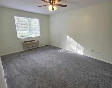 101 Silverstone Drive - Photo Thumbnail 14