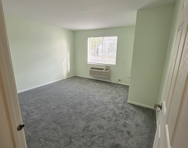 101 Silverstone Drive - Photo Thumbnail 10