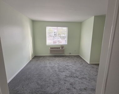 101 Silverstone Drive - Photo Thumbnail 11