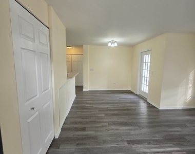 101 Silverstone Drive - Photo Thumbnail 3