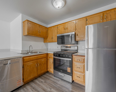 915 Spiros Court - Photo Thumbnail 1