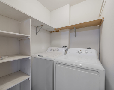 915 Spiros Court - Photo Thumbnail 16