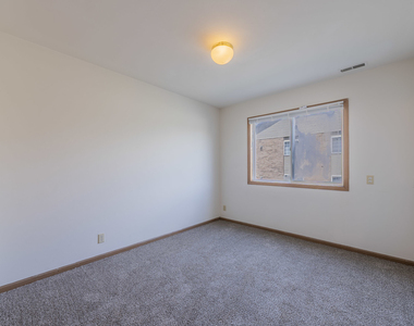 915 Spiros Court - Photo Thumbnail 11