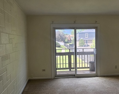 833 Village Quarter Road - Photo Thumbnail 2